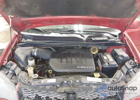 2014 Dodge Grand Caravan Sxt z USA, uszkodzony, nr VIN 2C4RDGCG1ER161435